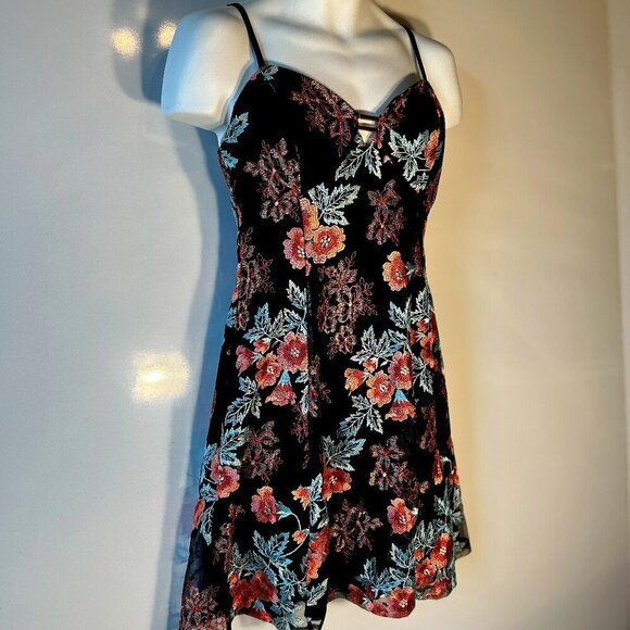 Guess SZ M Black Embroidered Mesh 80's Dress Boho Whimsigoth Fairy Sexy Y2K - Picture 6 of 15